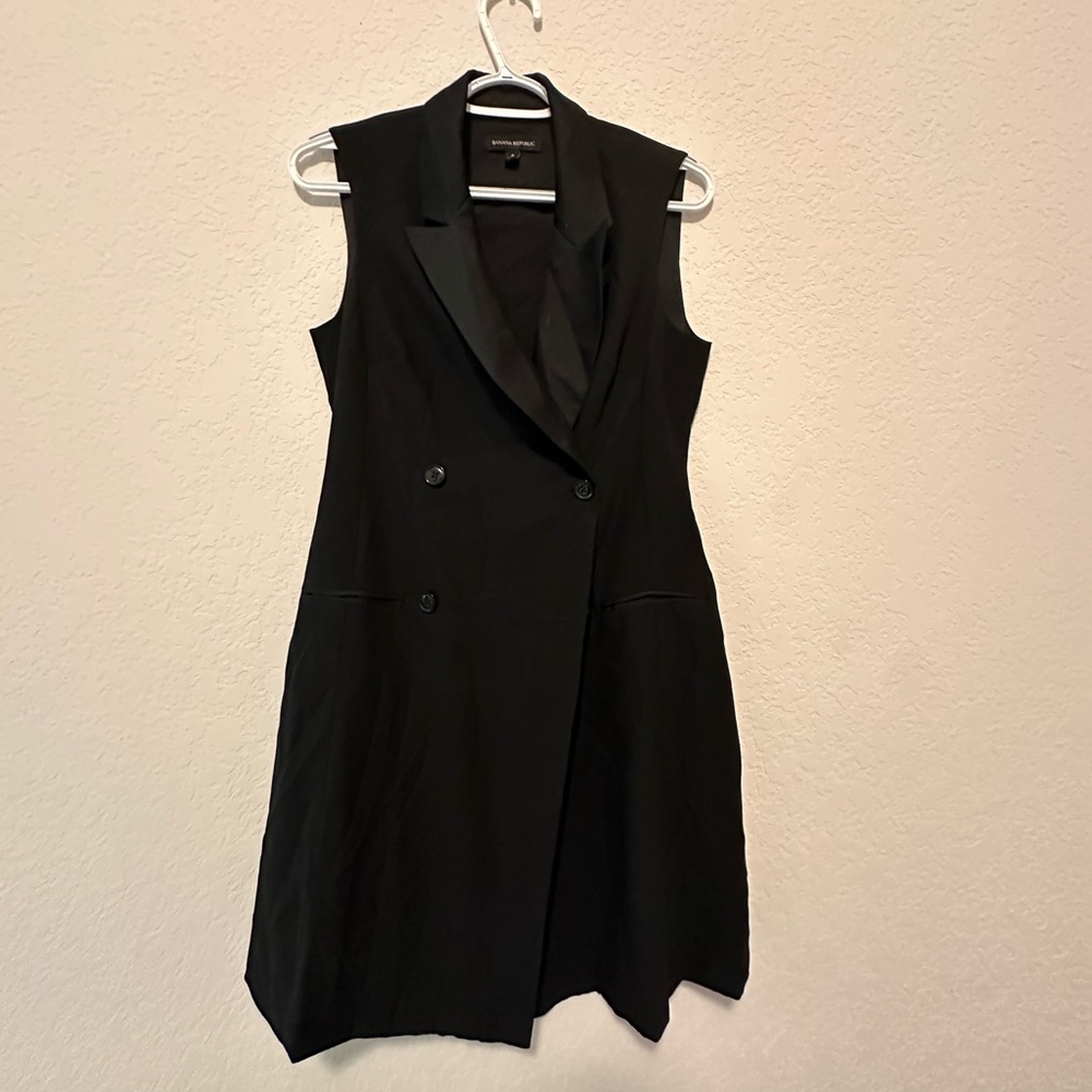 Banana Republic Sleeveless Tuxedo Dress Size 4